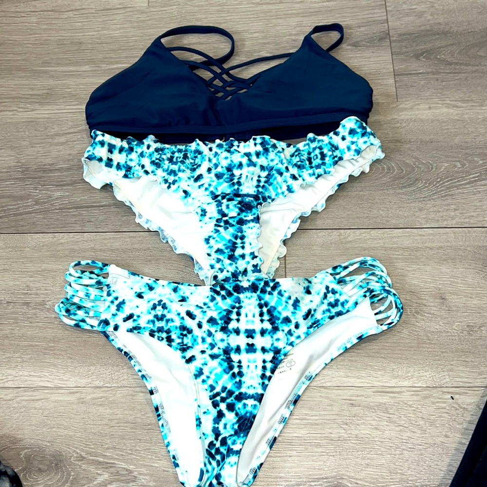 Hollister 3 Piece Bikini Set